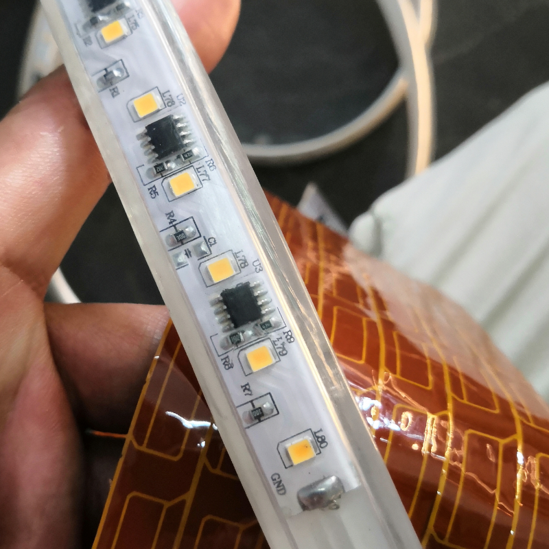 明微SM16703P單線歸零碼協(xié)議RGB幻彩恒流IC(圖3)